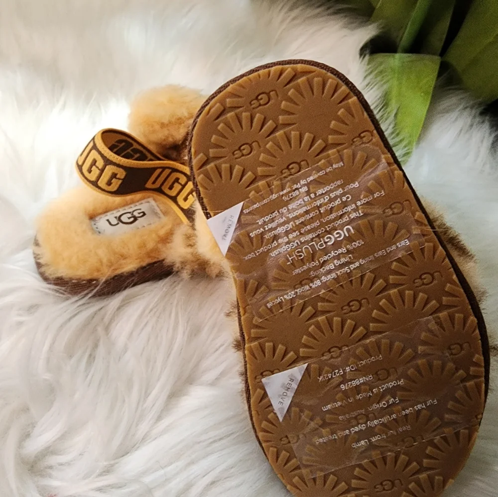 NIB UGG Fluff Yeah Slide Lion Stuffie Kids